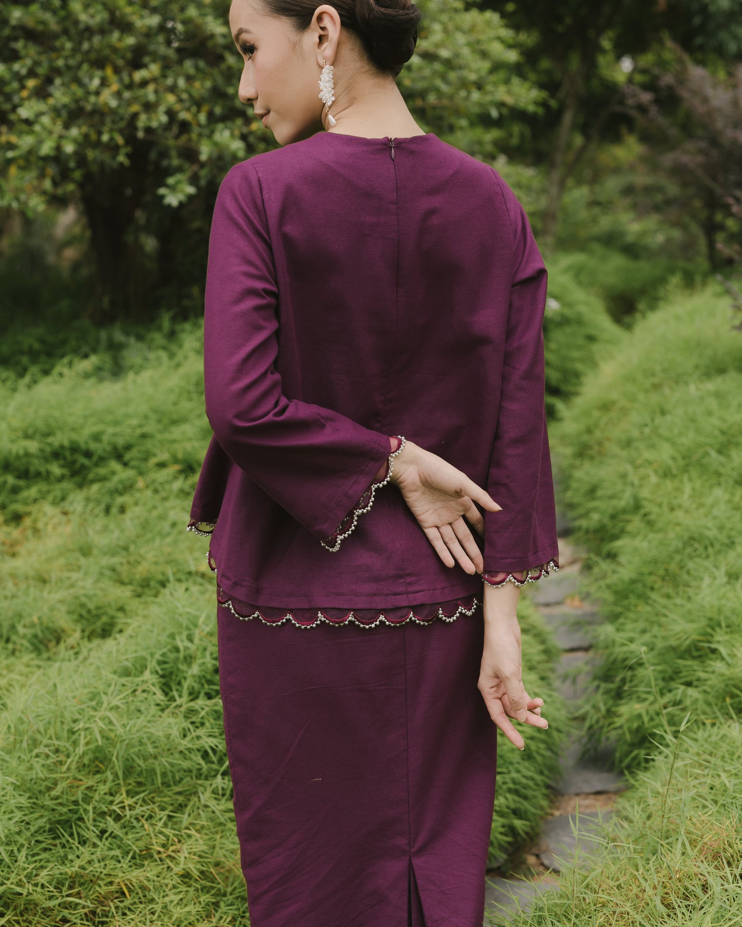 Lisa Scallop Kurung in Mulberry