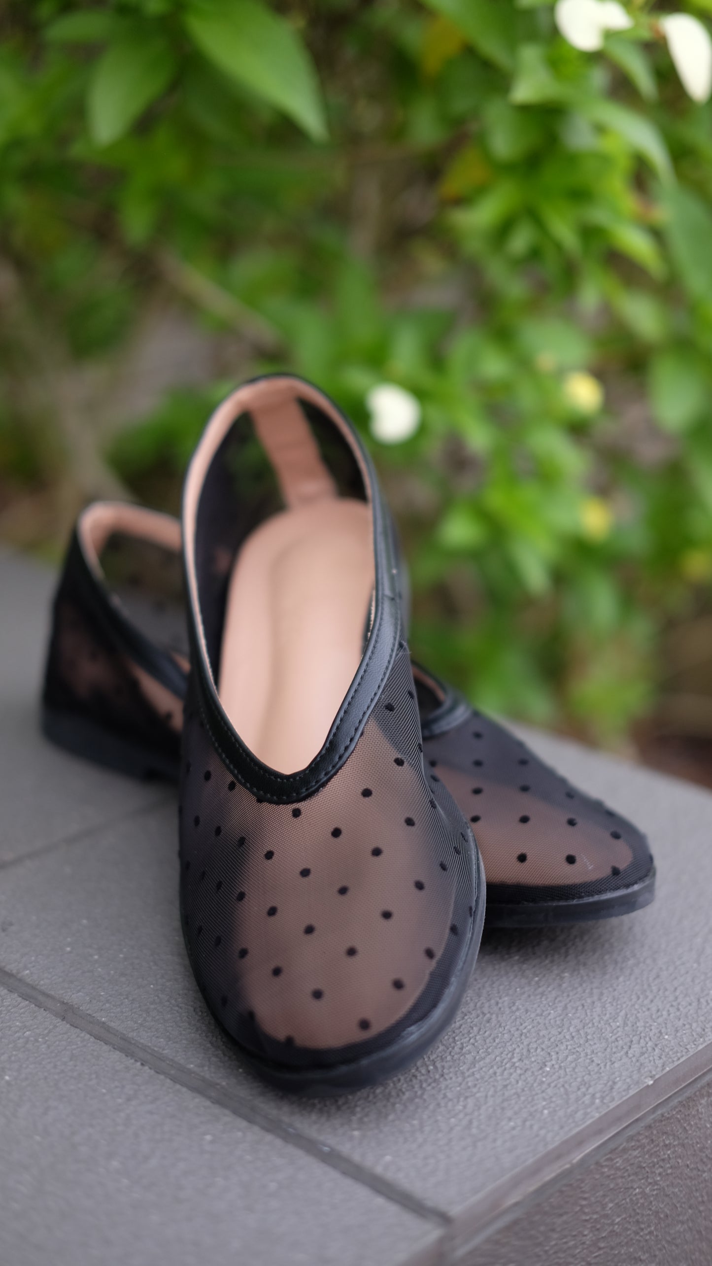 Whisper Walk Flats - Black