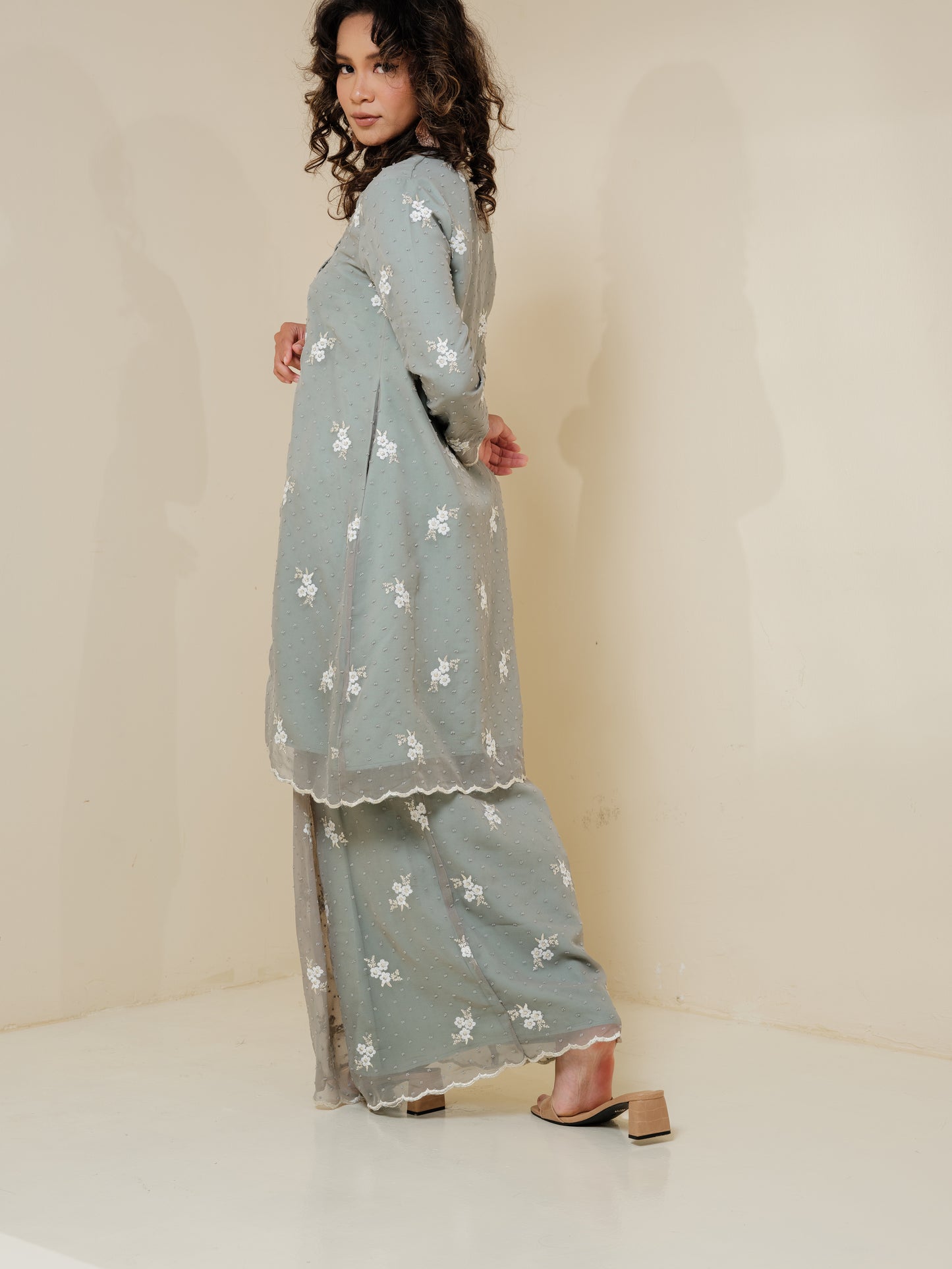 Esma Embroidered Kebarung - Green